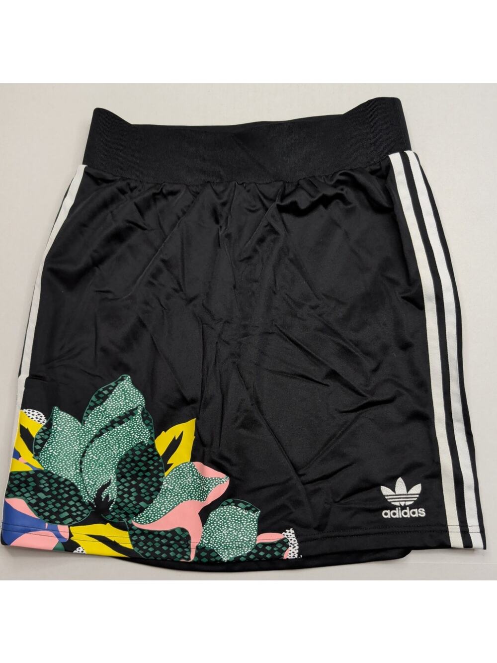 ADIDAS Originals Women's Skirt Black Floral Pattern Style GC6831 Size Small